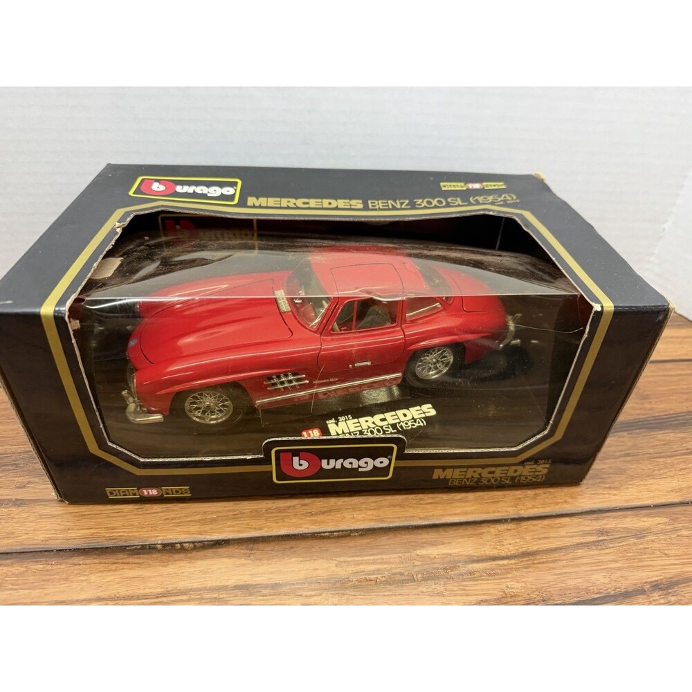 Bburago 1:18 Mercedes-Benz 300SL 1954 Diecast Car Red Gullwing